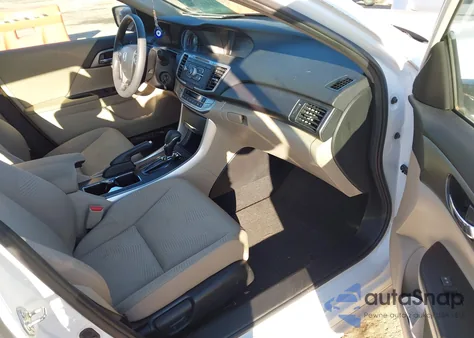 2015 Honda Accord Lx z USA, uszkodzony, nr VIN 1HGCR2F33FA177422